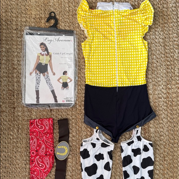 LEG AVENUE SEXY COWGIRL COSTUME SIZE SMALL - Picture 8 of 13